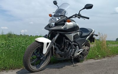 Прокат мотоцикла Honda NC 700 - Шумиха, заказать или взять в аренду