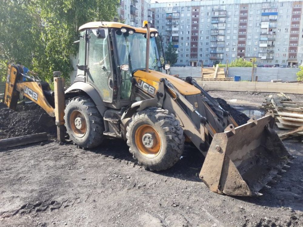 Услуги спецтехники для разравнивания грунта и насыпи стоимость услуг и где заказать - Курган