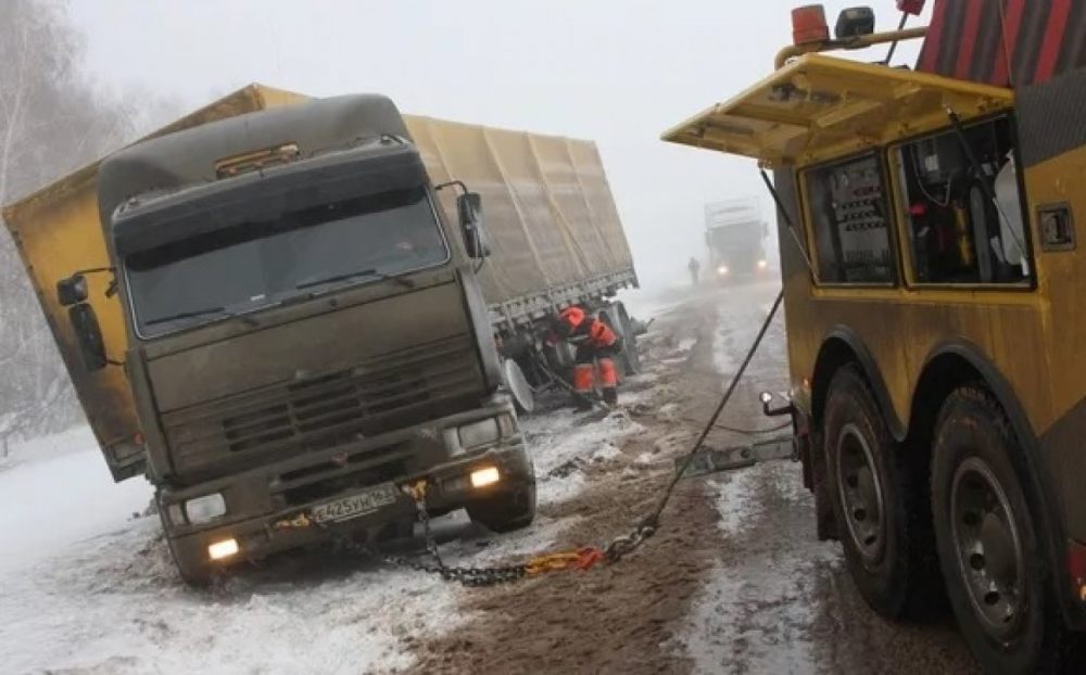 Буксировка техники и транспорта - эвакуация автомобилей стоимость услуг и где заказать - Курган