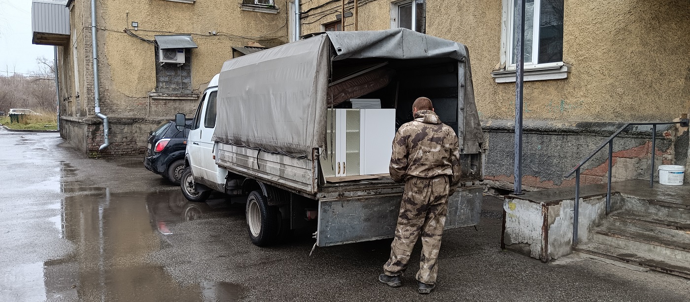 Квартирные перевозки. Погрузка мебели в Газель в Шадринске